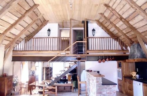 Castelnau-de-Mandailles Maison | Maison spacieuse à Castelnau-de-Mandailles avec cheminée 250 m²