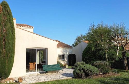 Olonne-sur-Mer Maison | Maison spacieuse à Olonne-sur-Mer avec jardin clos, proche plages et commerces, idéale familles - FR-1-197-560