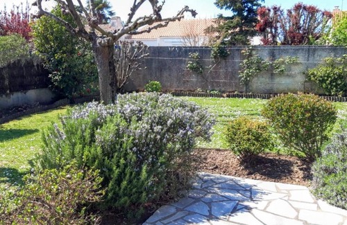 Olonne-sur-Mer Maison | Maison spacieuse à Olonne-sur-Mer avec jardin clos, proche plages et commerces, idéale familles - FR-1-197-560