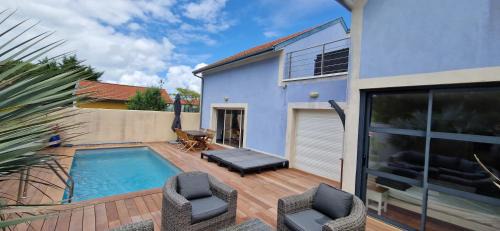 Quartier des Boucholeurs Appartement | Maison spacieuse avec piscine proche de la plage