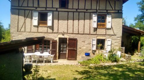 Saint-Constant-Fournoules Maison | Maison spacieuse à St Constant Fournoules avec jardin