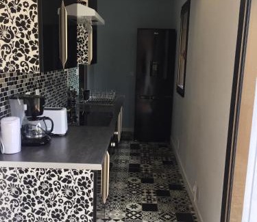 Saint-Hernin Maison | Maison spacieuse à Saint-Hernin, idéale pour groupes