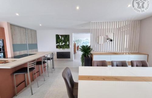 Viels-Maisons Maison | Maison spacieuse avec jardin, près de Disneyland et Reims, idéale pour familles et amis - FR-1-532-22