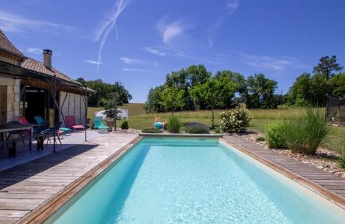 Rampieux Maison | Maison spacieuse avec piscine chauffée, grand jardin et équipements bébé en Dordogne - FR-1-616-267