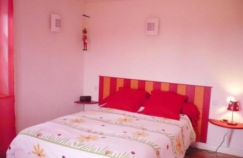 Renaison Maison | Maison spacieuse et moderne avec jardin privatif, terrasses, cheminée et équipements complets à Renaison - FR-1-496-110