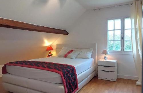 La Bazoche-Gouet Maison | Maison spacieuse avec piscine à La Bazoche-Gouet