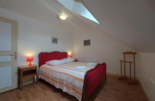 La Bazoche-Gouet Maison | Maison spacieuse avec jardin, BBQ, table de ping-pong, proche commerces, pour 9 personnes et bébés - FR-1-581-96