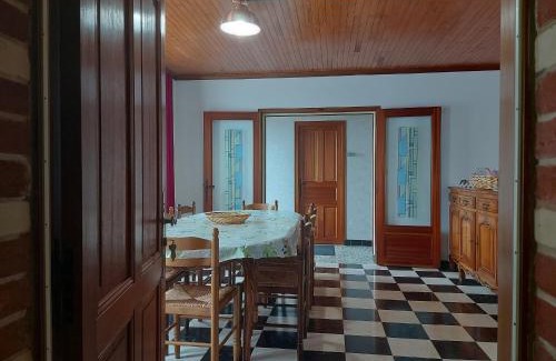 La Bazoche-Gouet Maison | Maison spacieuse avec jardin, BBQ, table de ping-pong, proche commerces, pour 9 personnes et bébés - FR-1-581-96