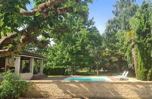 Bergerac Maison | Maison style landais climatisée. Piscine privée. Parc. Idéal pour familles