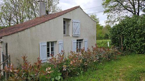 Mouilleron-Saint-Germain Maison | Maison T2 Meublé à la campagne