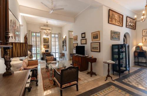 White Town Lit Et Petit-Déjeuner | Maison Twenty Six by LuxUnlock Private Villas