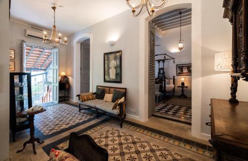 White Town Lit Et Petit-Déjeuner | Maison Twenty Six by LuxUnlock Private Villas