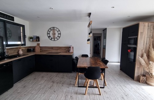 Maubec Maison | Maison vue sur le Lubéron Avec Piscine Miroir