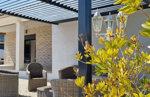 Maubec Maison | Maison vue sur le Lubéron Avec Piscine Miroir