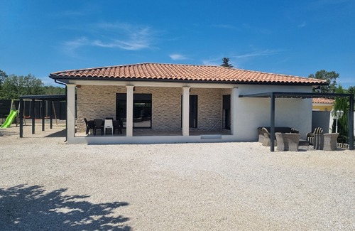 Maubec Maison | Maison vue sur le Lubéron Avec Piscine Miroir
