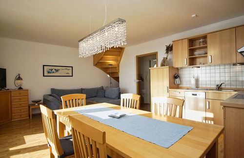 Breege Appartement | Maisonette apartment near the harbor with sea view, balcony - Hafenhäuser Breege FeWo 06