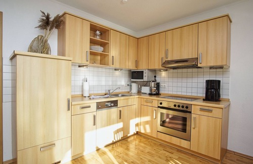 Breege Appartement | Maisonette apartment near the harbor with sea view, balcony - Hafenhäuser Breege FeWo 06