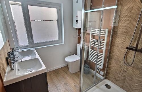 Elbeuf Appartement | Maisonette Cozy, Neuf, Centre-ville, Wifi