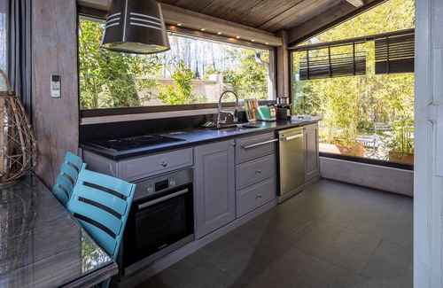 Lagnes Cottage | MAISONNETTE DANS LA VERDURE VUE SUR LES COLLINES