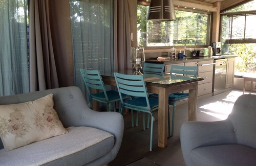 Lagnes Cottage | MAISONNETTE DANS LA VERDURE VUE SUR LES COLLINES