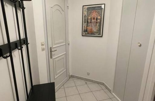 Doue-la-Fontaine Maison | Maisonette parking privé gratuit