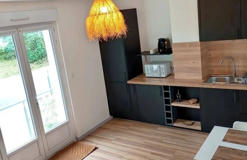 Landrevarzec Maison | Maisonette with garden