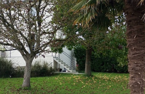 Landrevarzec Maison | Maisonette with garden