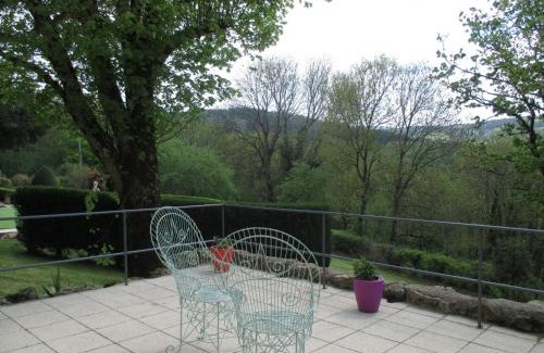 Arfeuilles Maison | Maisonnet charmante avec piscine, rando et repos - FR-1-489-131