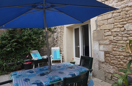 Saujon Maison | Maisonnette 2/4p cour privée, CALME. 200m thermes. 10 min des plages de ROYAN !