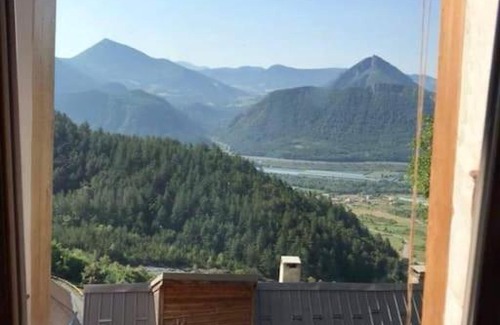 Theus Maison | Maisonnette avec terrasse et vue imprenable