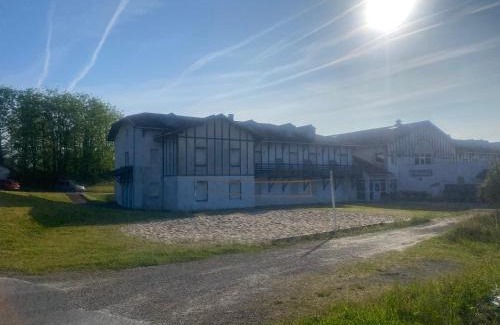 Cassen Station Balnéaire | Maisonnette avec terrasse village vacances, Draps en option