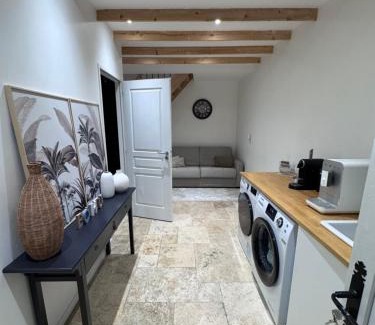 Mouy Appartement | Maisonnette calme