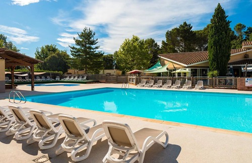 Gaujac Maison | Maisonnette dans un emplacement calme + piscine