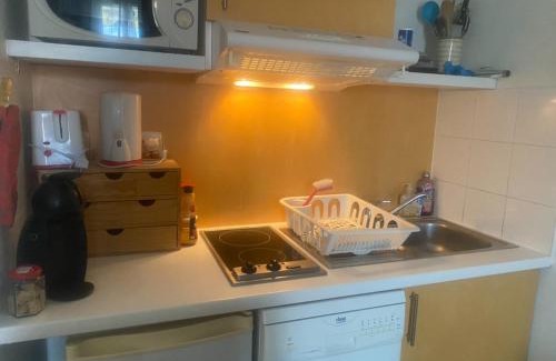 Cassen Station Balnéaire | Maisonnette dans village vacances canapé convertible , chambre 1 lit et mezzanine ,draps en plus