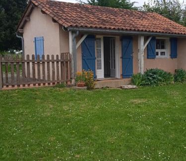 Orgedeuil Maison | Maisonnette "Les Volets Bleus"