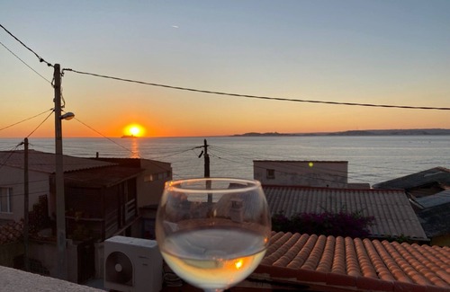 Montredon Maison | Maisonnette pieds dans l'eau terrasse vue époustouflante