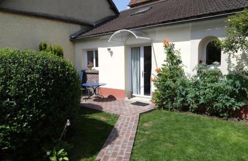 Saint-Prest Maison | Maisonnette proche de Chartres avec Wifi