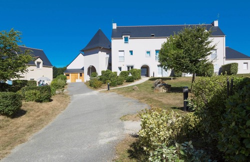 Le Tronchet Copropriété | Maisonnette Spacieuse + Terrasse | Accès Piscine