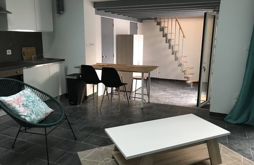 Angoulins Maison | MaisonT3 duplex avec cour privée à 400 plage