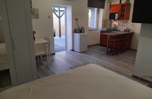 Dunaalmas Appartement | Maja Vendégház