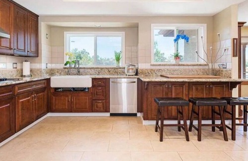 Poway Maison | Majestic 5BR Villa with Guesthouse, Pool & Spa
