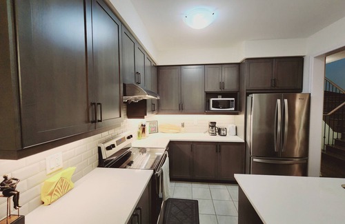 Thorold Maison | Majestic Elegance at The Falls-15 min to Niagara Falls