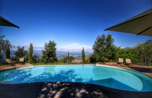 Loro Ciuffenna Maison | Majestic Farmhouse in Loro Ciuffenna with Pool