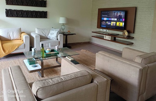 Okhla Appartement | Majestic Home with Serene Aura in South Delhi