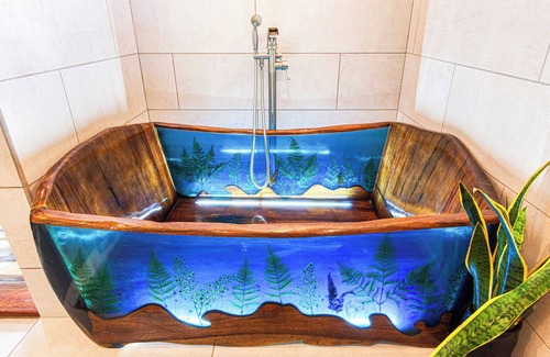 El Fosforo Station Balnéaire | Majestic Lodge 10-bedroom Resort in La Fortuna, Sleeps 33 AC, WiFi, fitness room