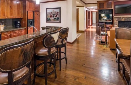 Aspen Villa | Majestic Mountain 2 bedroom Ritz, Aspen