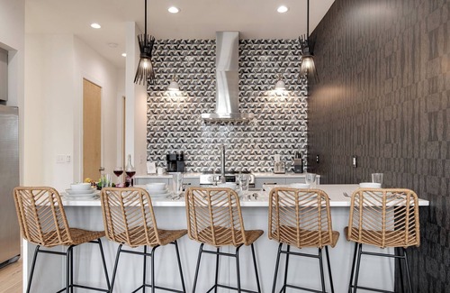 North Nashville Maison | Majestic Music-Rooftops patios-Mins to Broadway