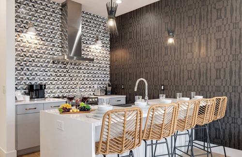 North Nashville Maison | Majestic Music-Rooftops patios-Mins to Broadway