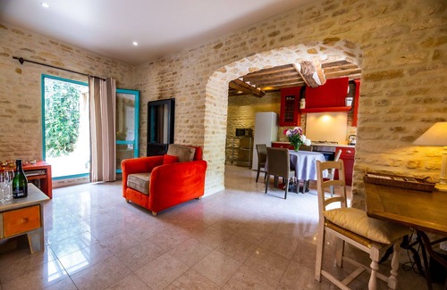 Saint-Wambert-des-Trois-Vallees Maison | Maison "Majorelle" 2 ou 3 pers -Jacuzzi privatif + accès SPA et Piscine