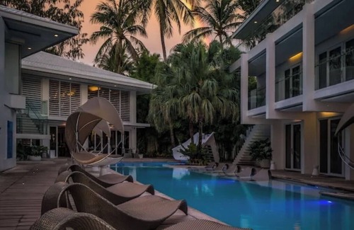 Balabag Maison | Make your trip memorable in this beach front hotel in Station 1 boracay